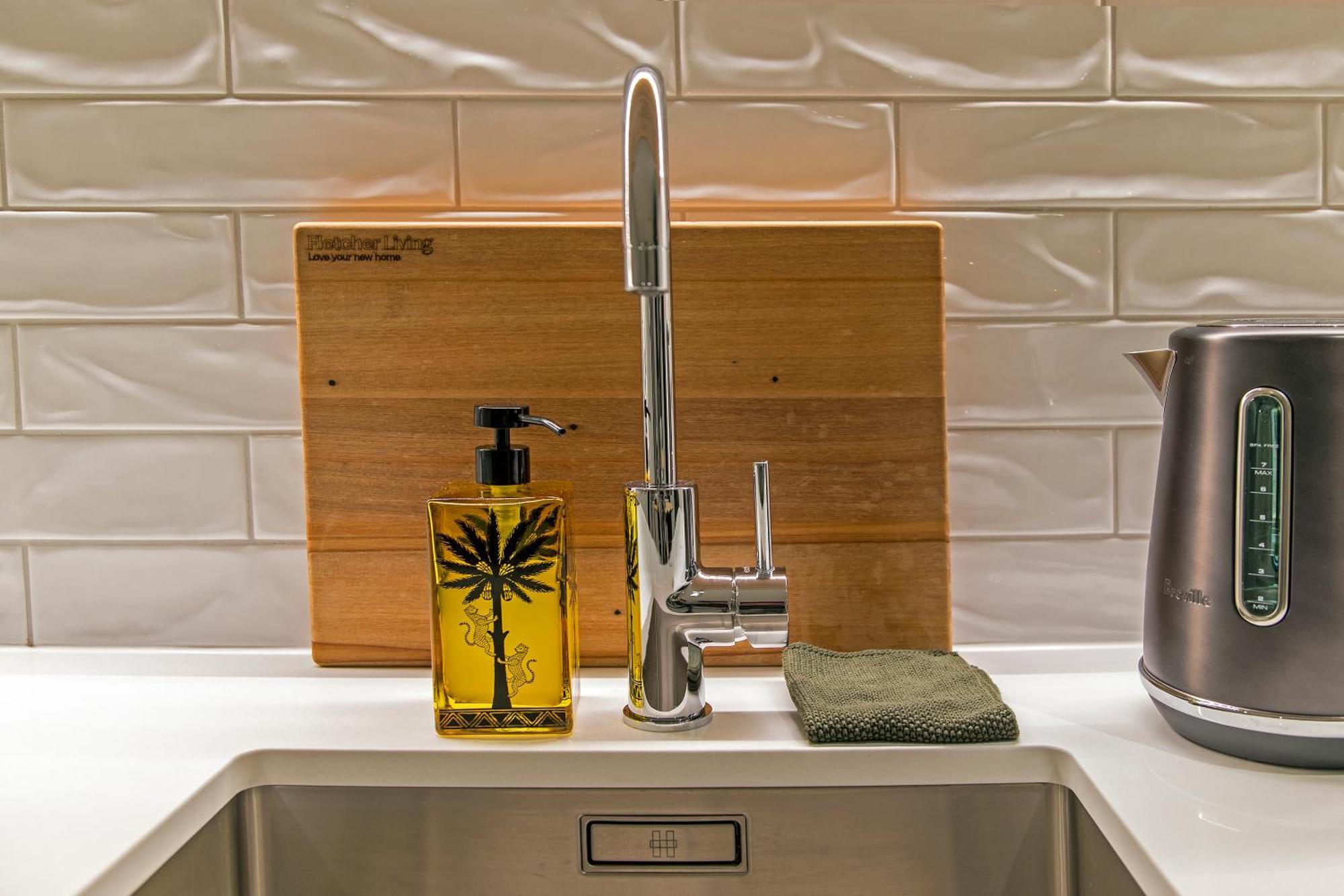 Funk In The City - Luxury Laneway Apartment With Single Garage Christchurch Extérieur photo